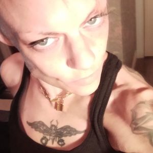 Meet your Posher, Demonica